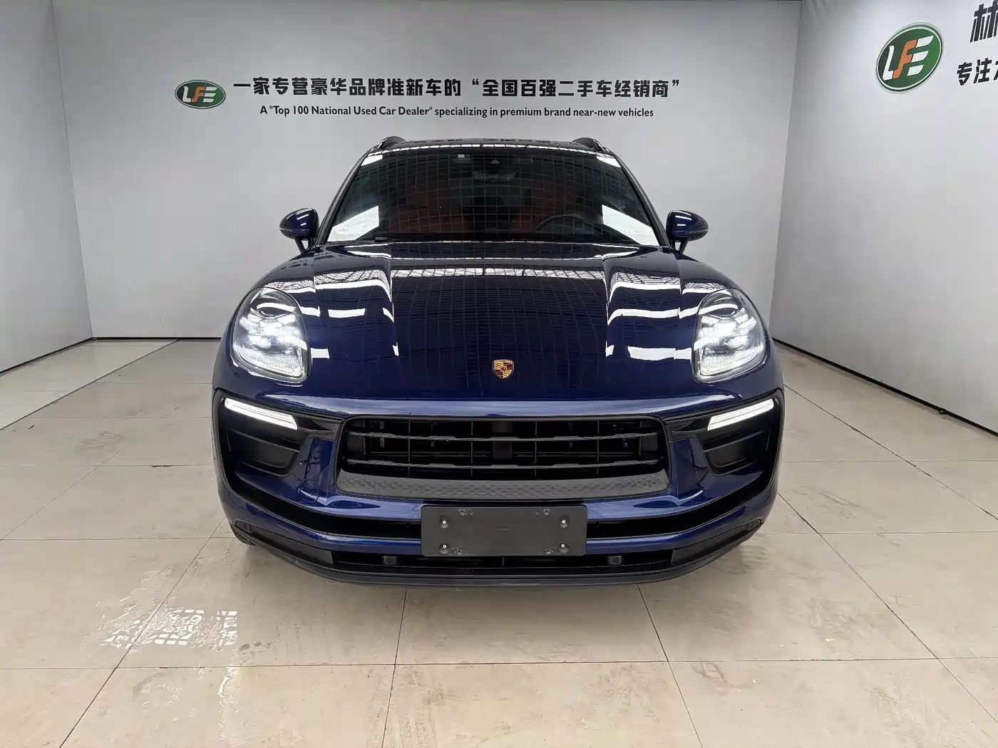 Porsche Macan 2022 — миниатюра 3