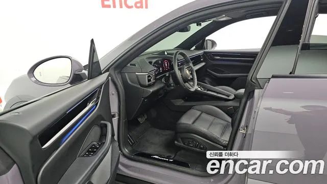 Porsche Macan 2025 — миниатюра 10