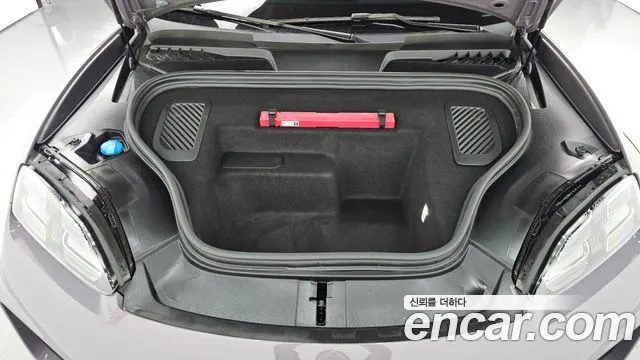 Porsche Macan 2025 — миниатюра 6