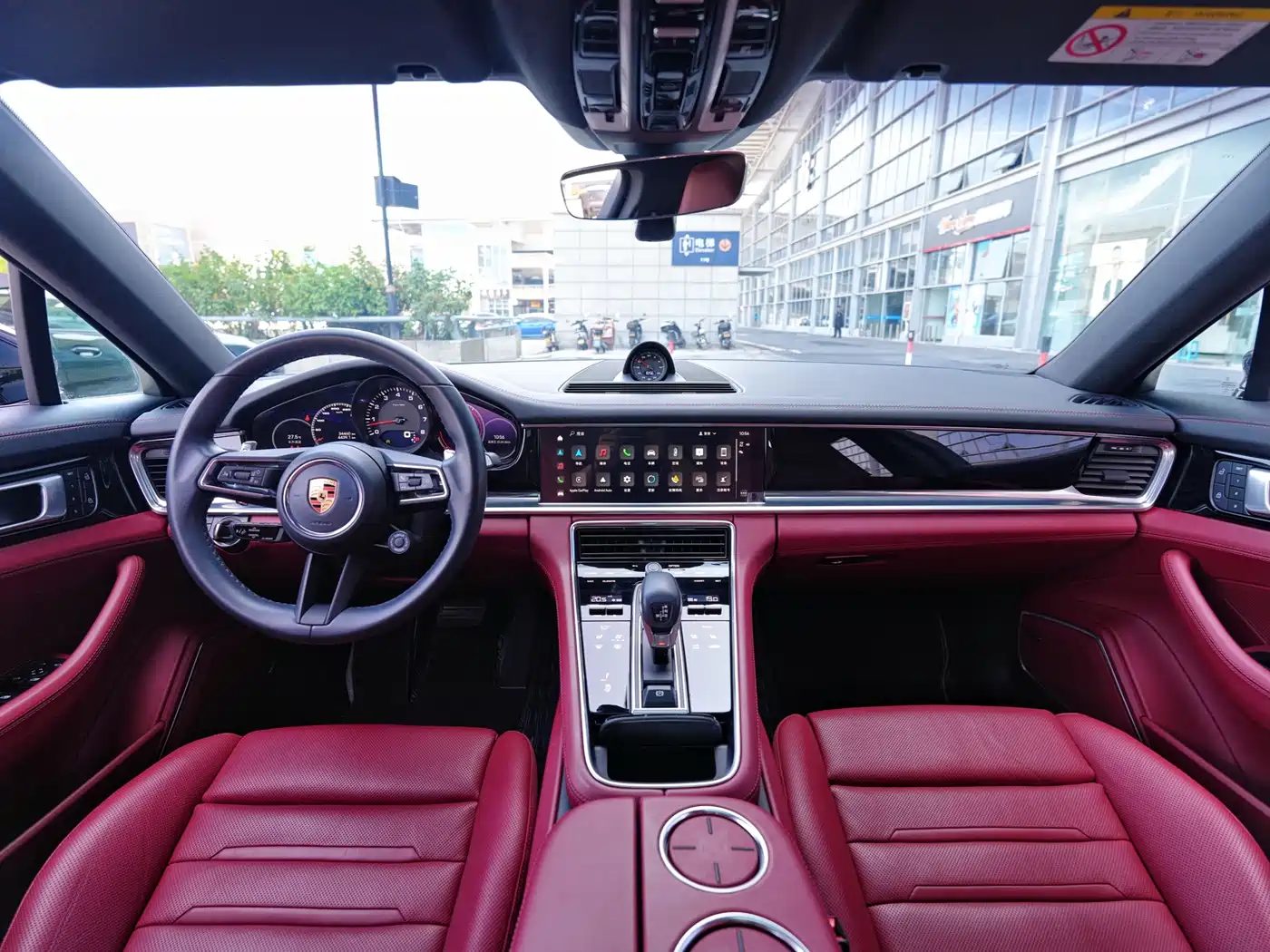 Porsche Panamera 2022 — миниатюра 24