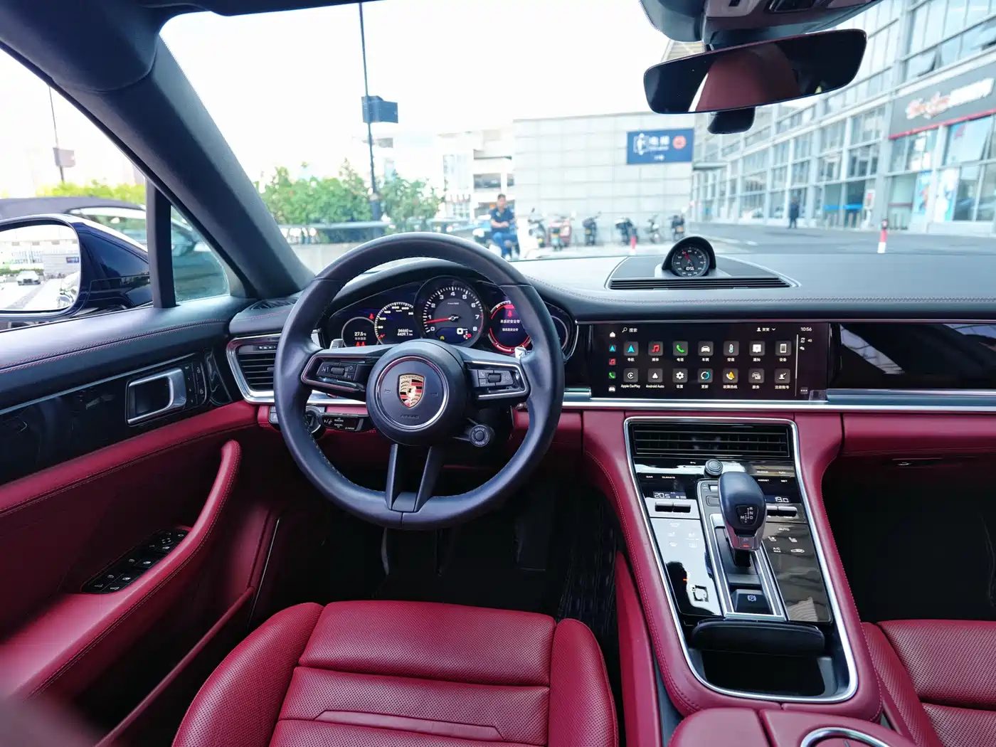 Porsche Panamera 2022 — миниатюра 26