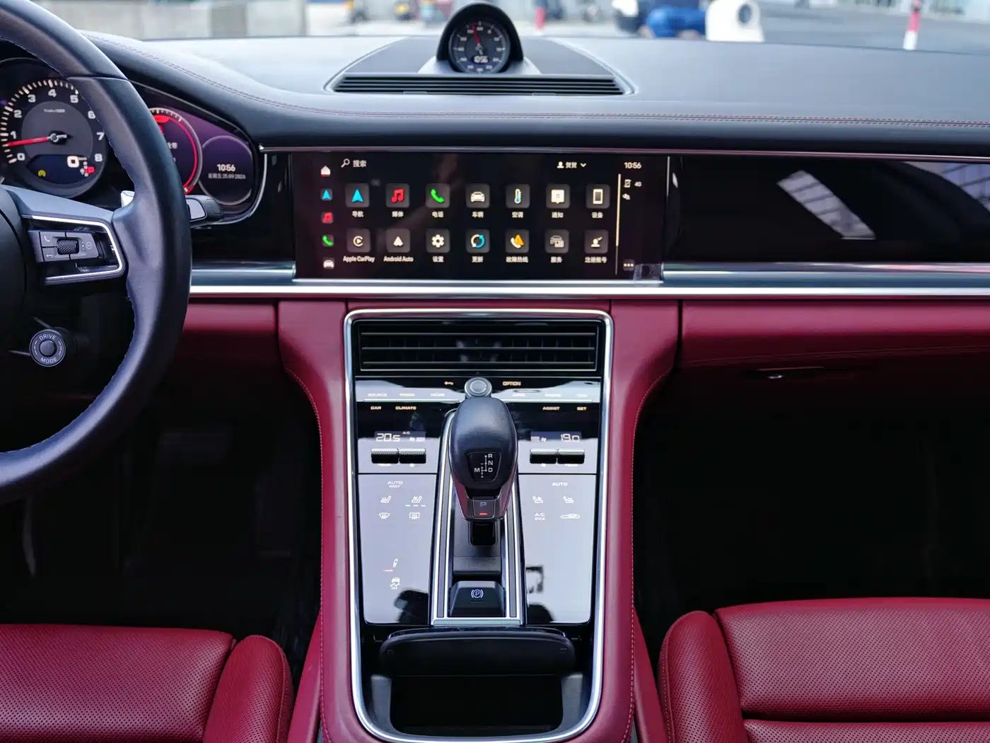 Porsche Panamera 2022 — миниатюра 27