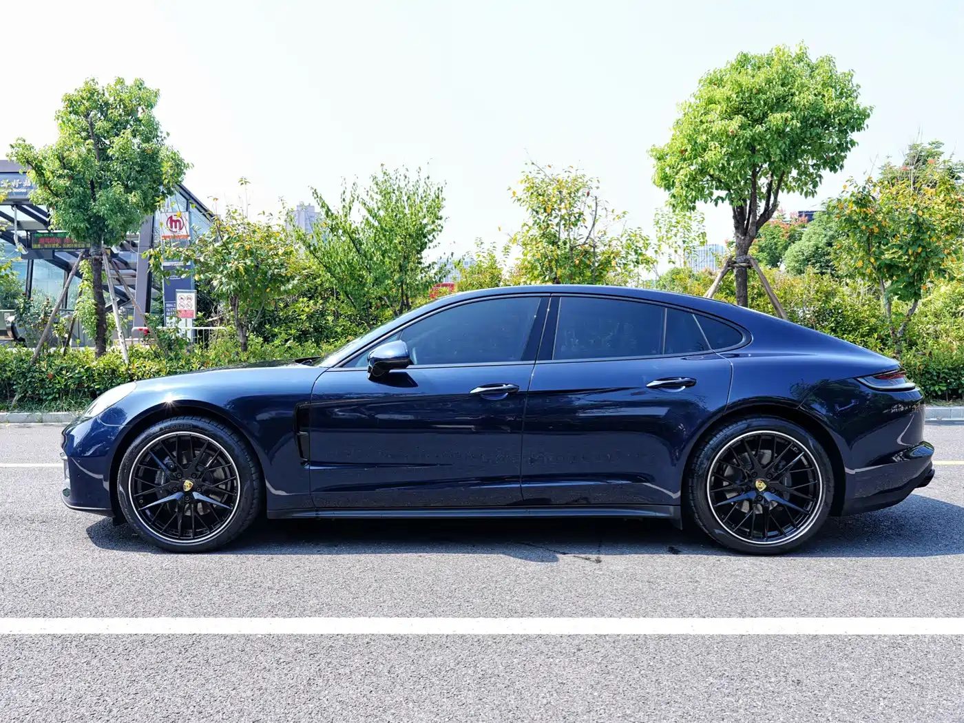 Porsche Panamera 2022 — миниатюра 3