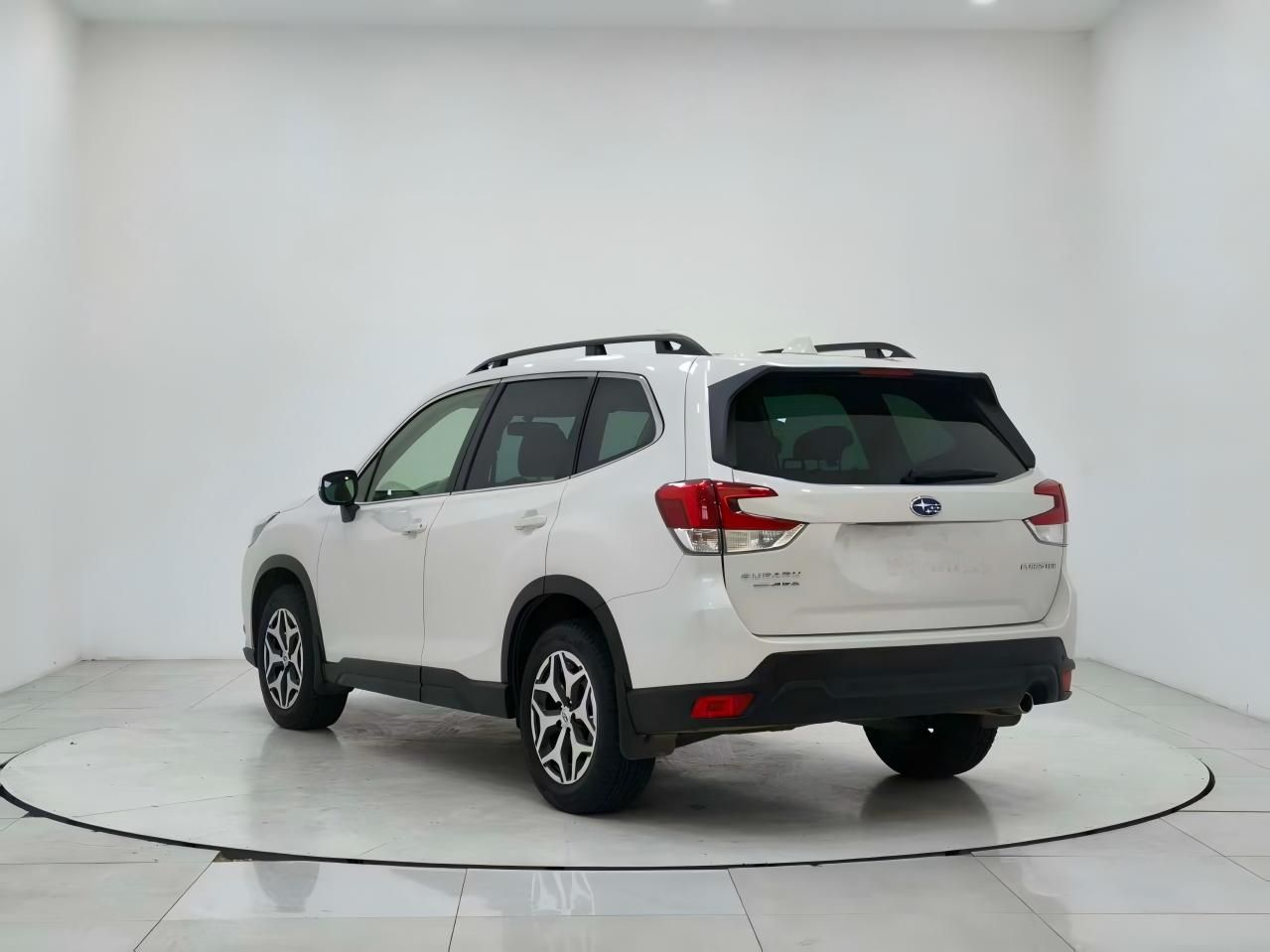 Subaru Forester 2022 — миниатюра 2