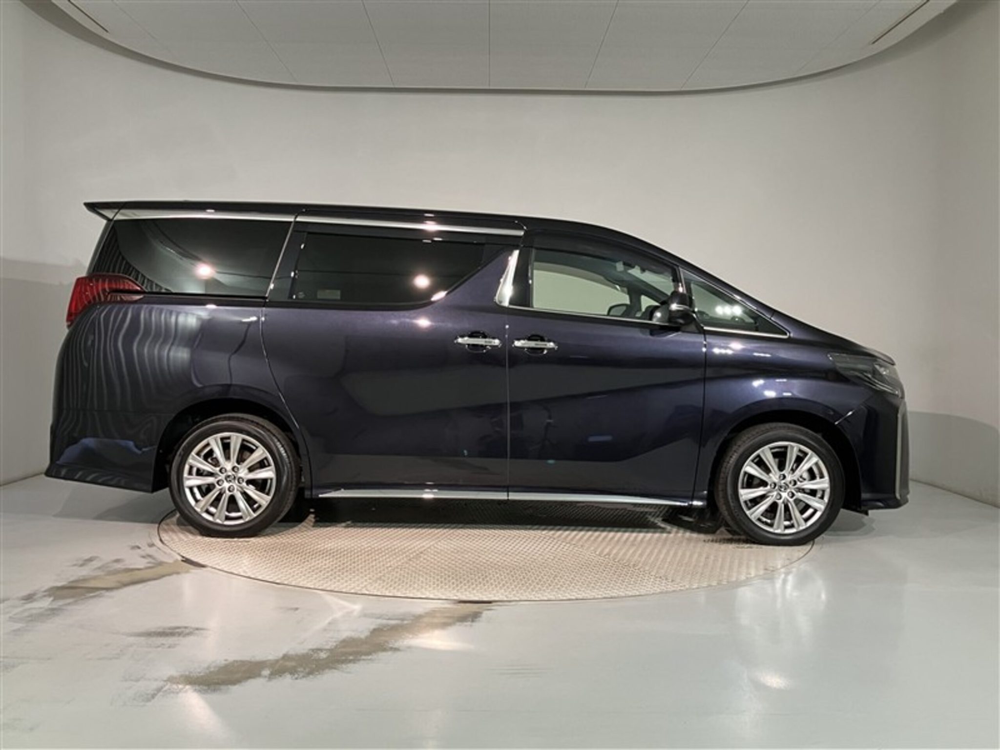 Toyota Alphard 2022 — миниатюра 4