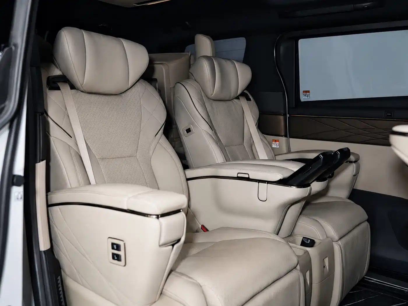 Toyota Alphard 2024 — миниатюра 16