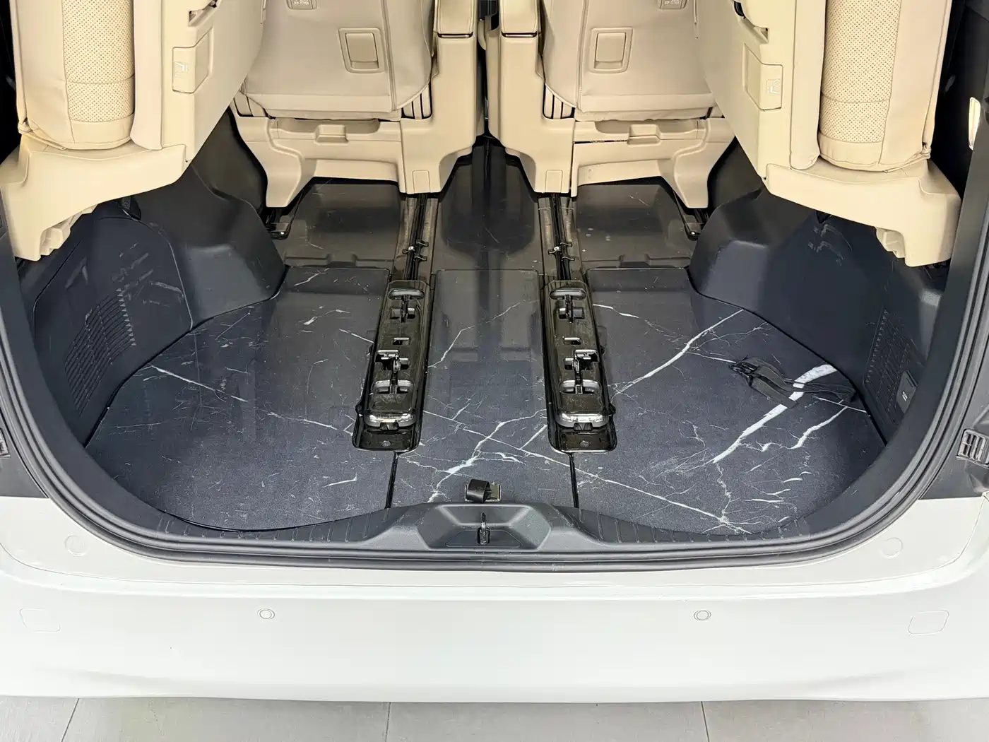 Toyota Alphard 2024 — миниатюра 19