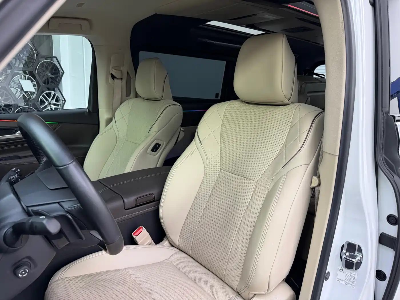 Toyota Alphard 2024 — миниатюра 27