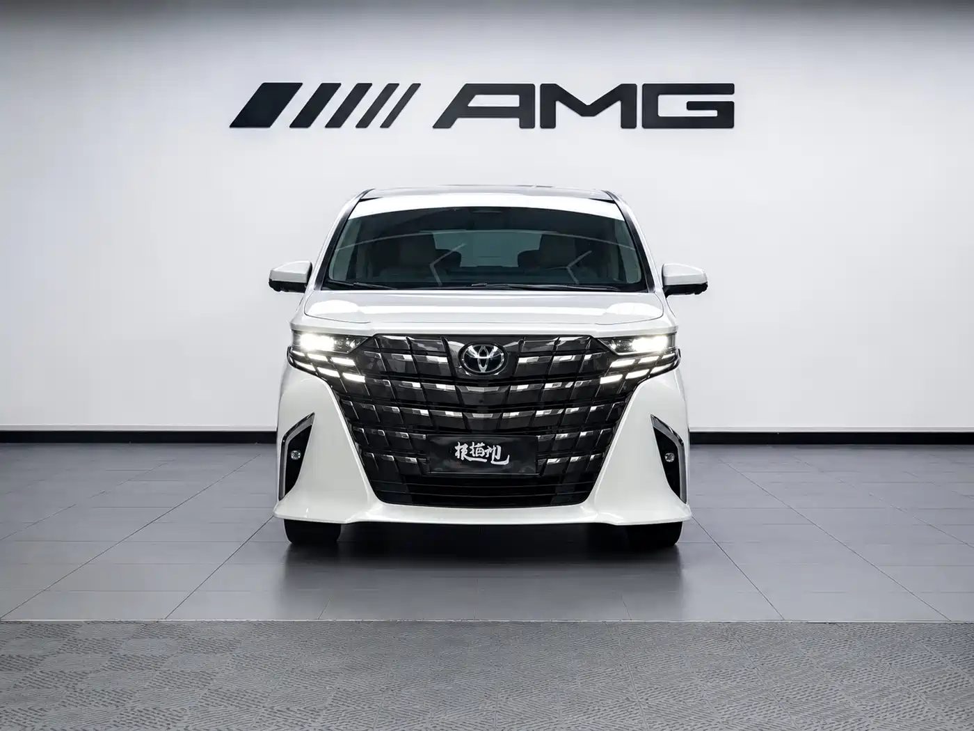 Toyota Alphard 2024 — фото 3