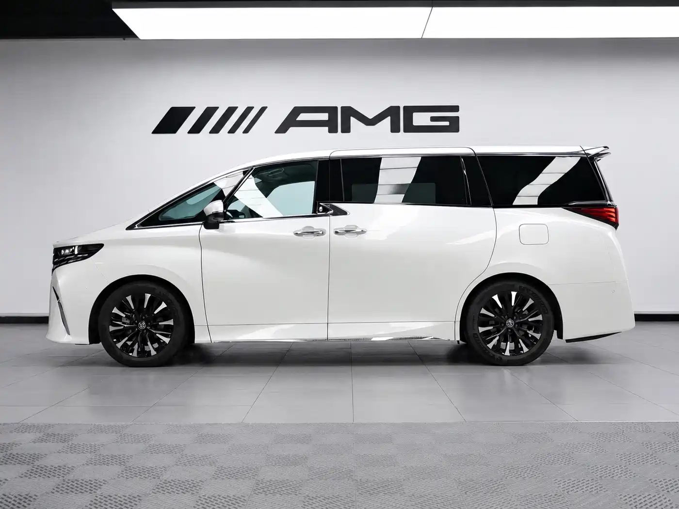 Toyota Alphard 2024 — фото 4