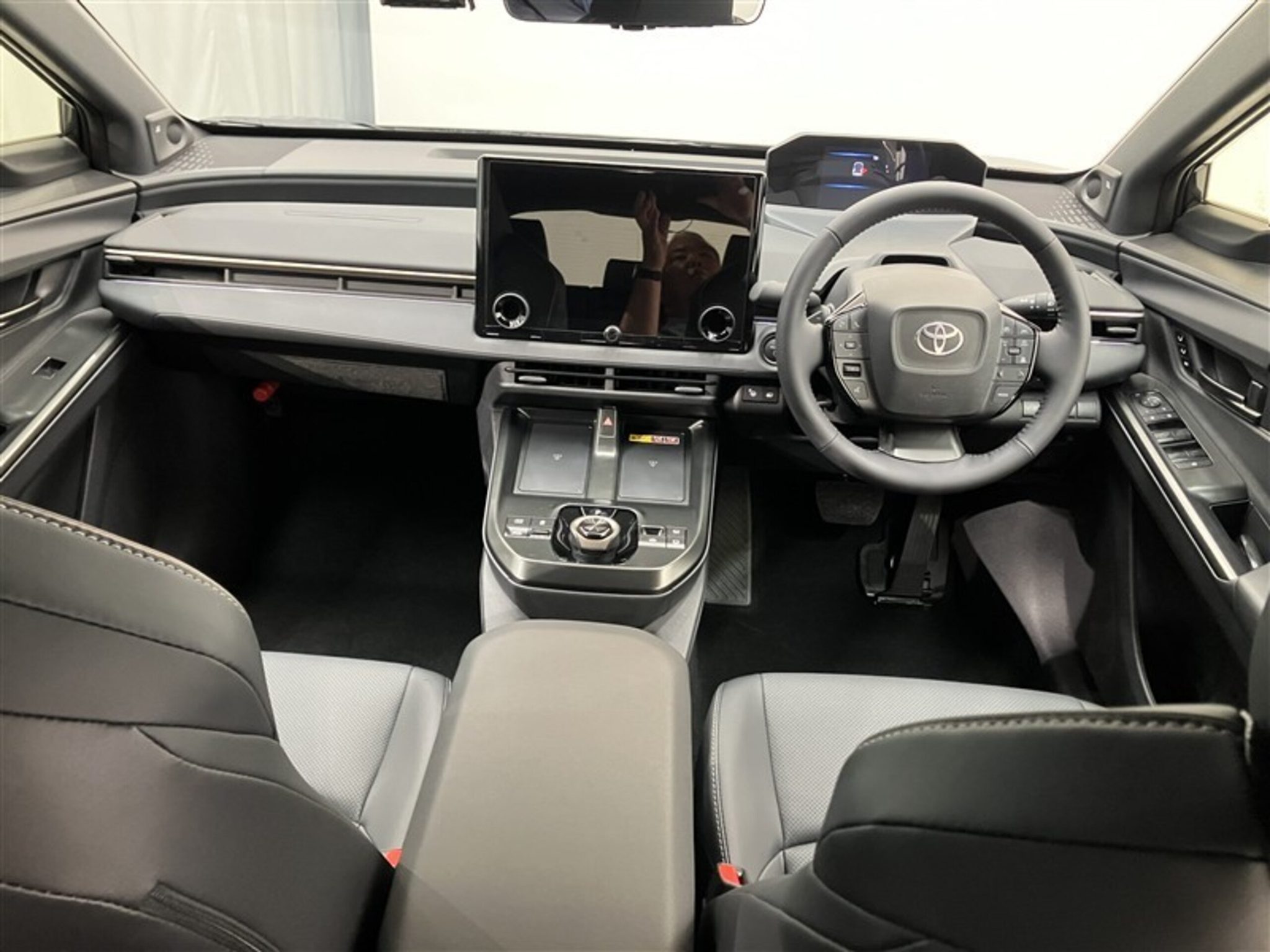 Toyota bZ4X 2026 — миниатюра 6