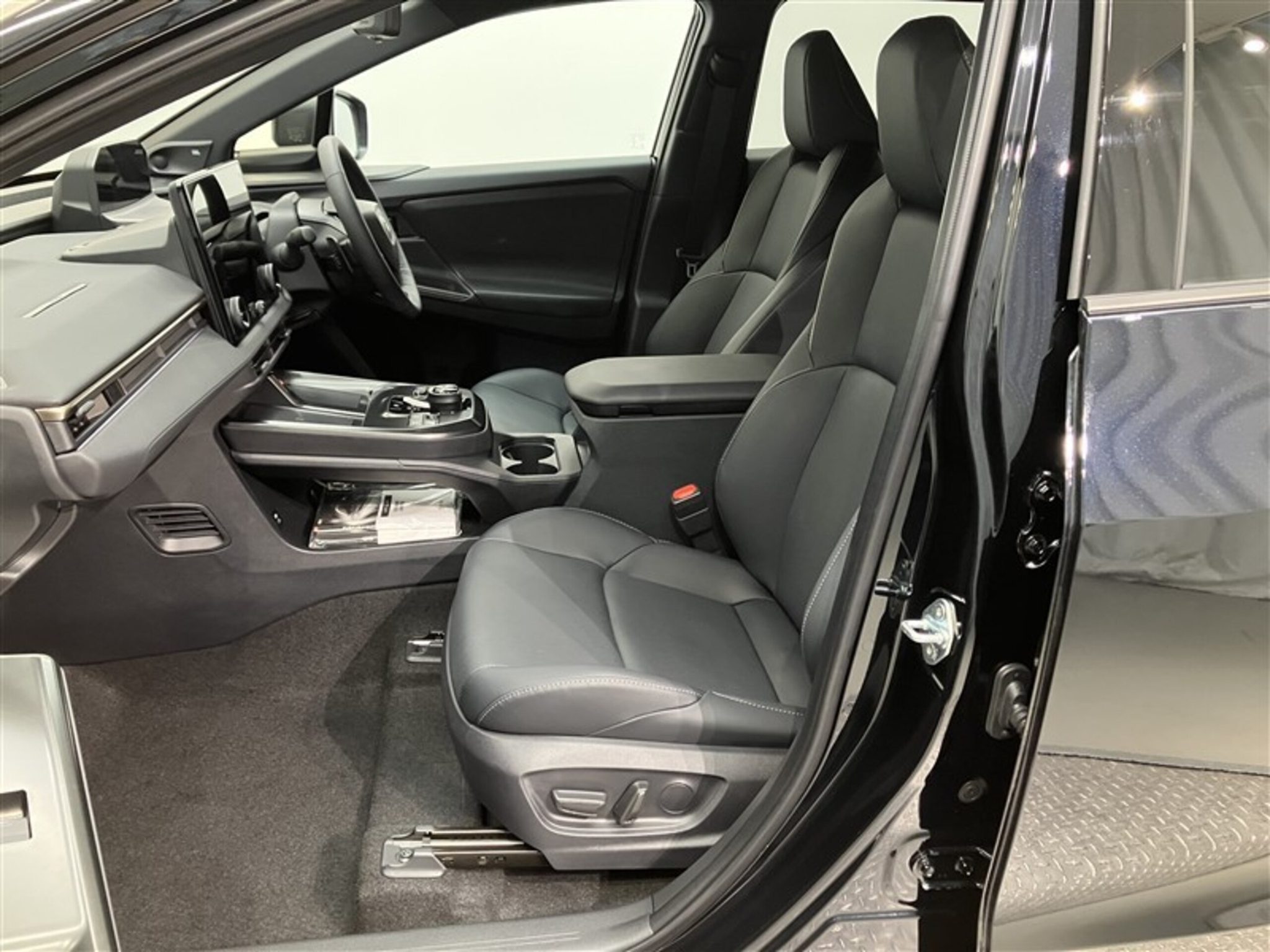 Toyota bZ4X 2026 — миниатюра 9