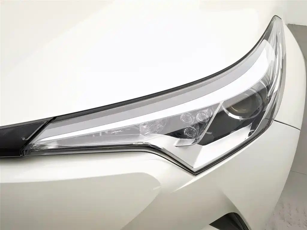 Toyota C-HR 2021 — миниатюра 7