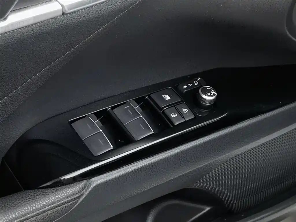 Toyota Camry 2021 — миниатюра 9