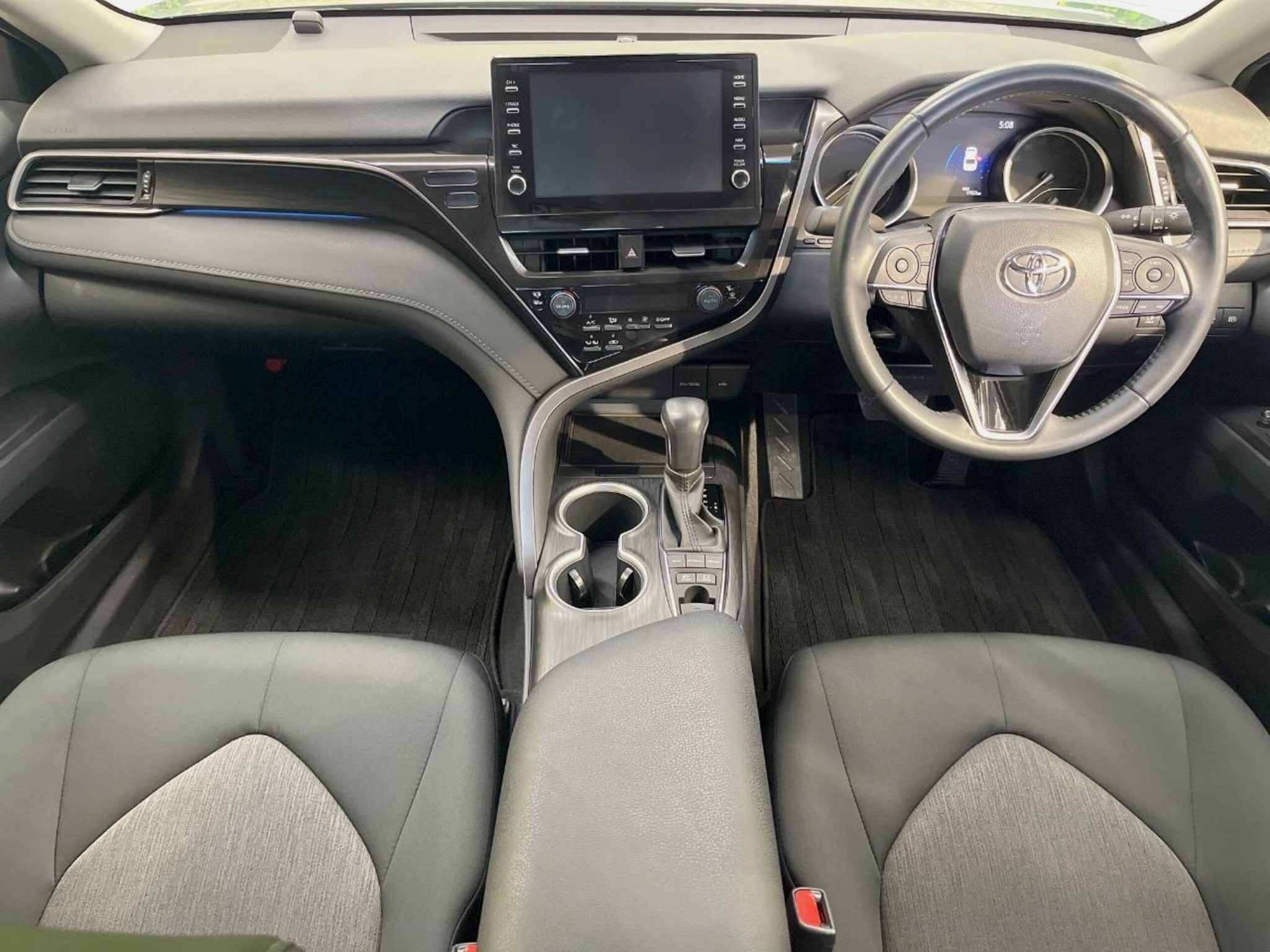 Toyota Camry 2021 — миниатюра 2