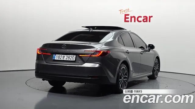Toyota Camry 2025 — миниатюра 2