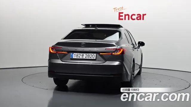 Toyota Camry 2025 — миниатюра 4