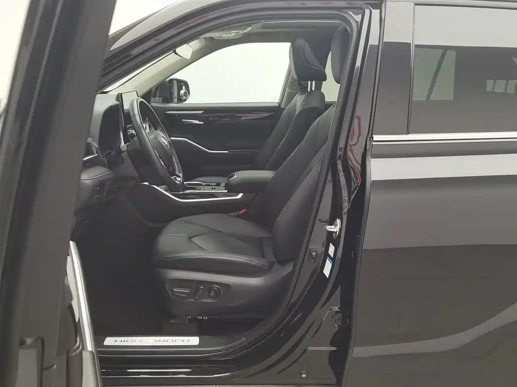 Toyota Highlander 2022 — миниатюра 10