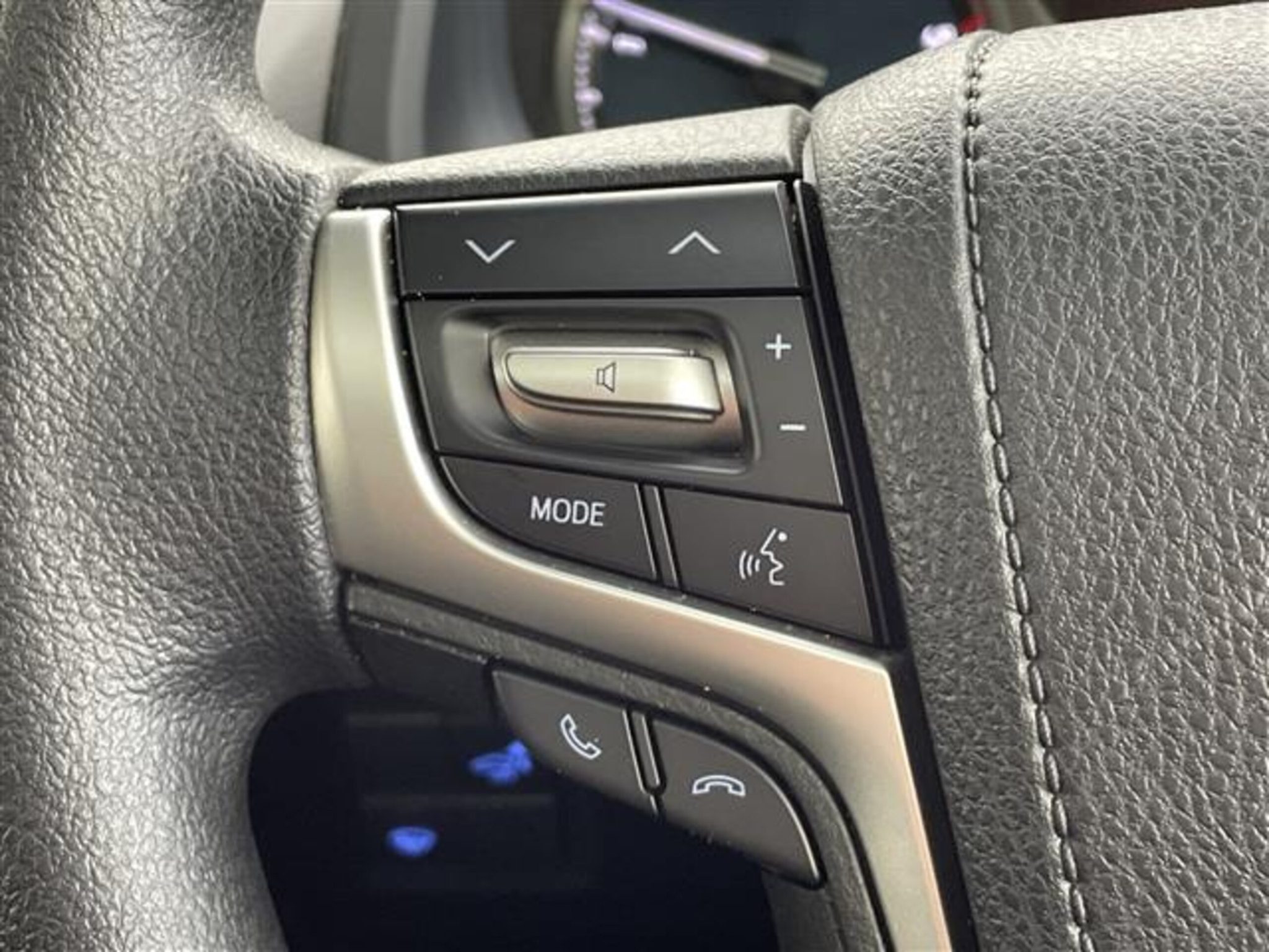 Toyota Land Cruiser Prado 2023 — миниатюра 9