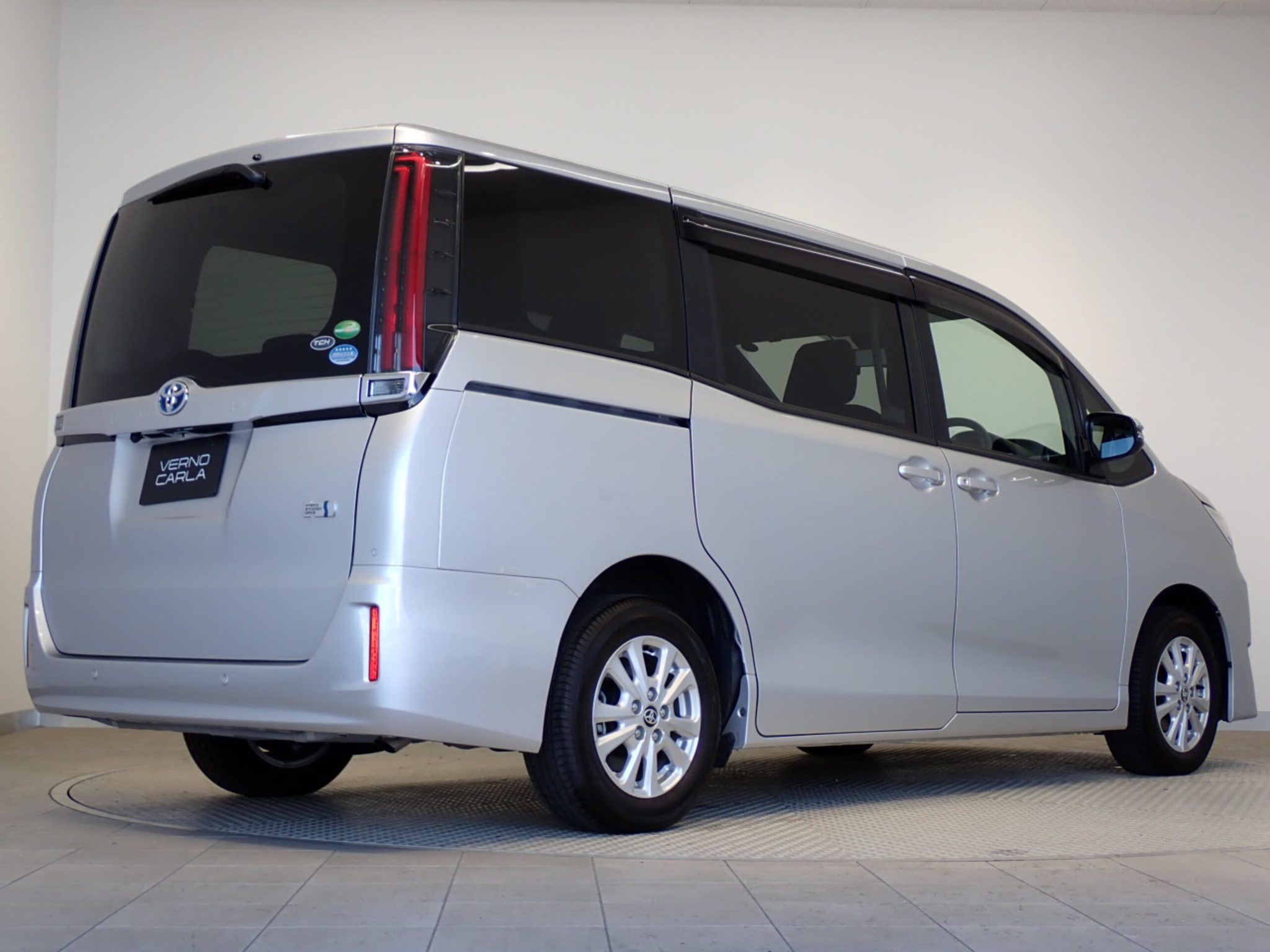 Toyota Noah 2021 — миниатюра 6