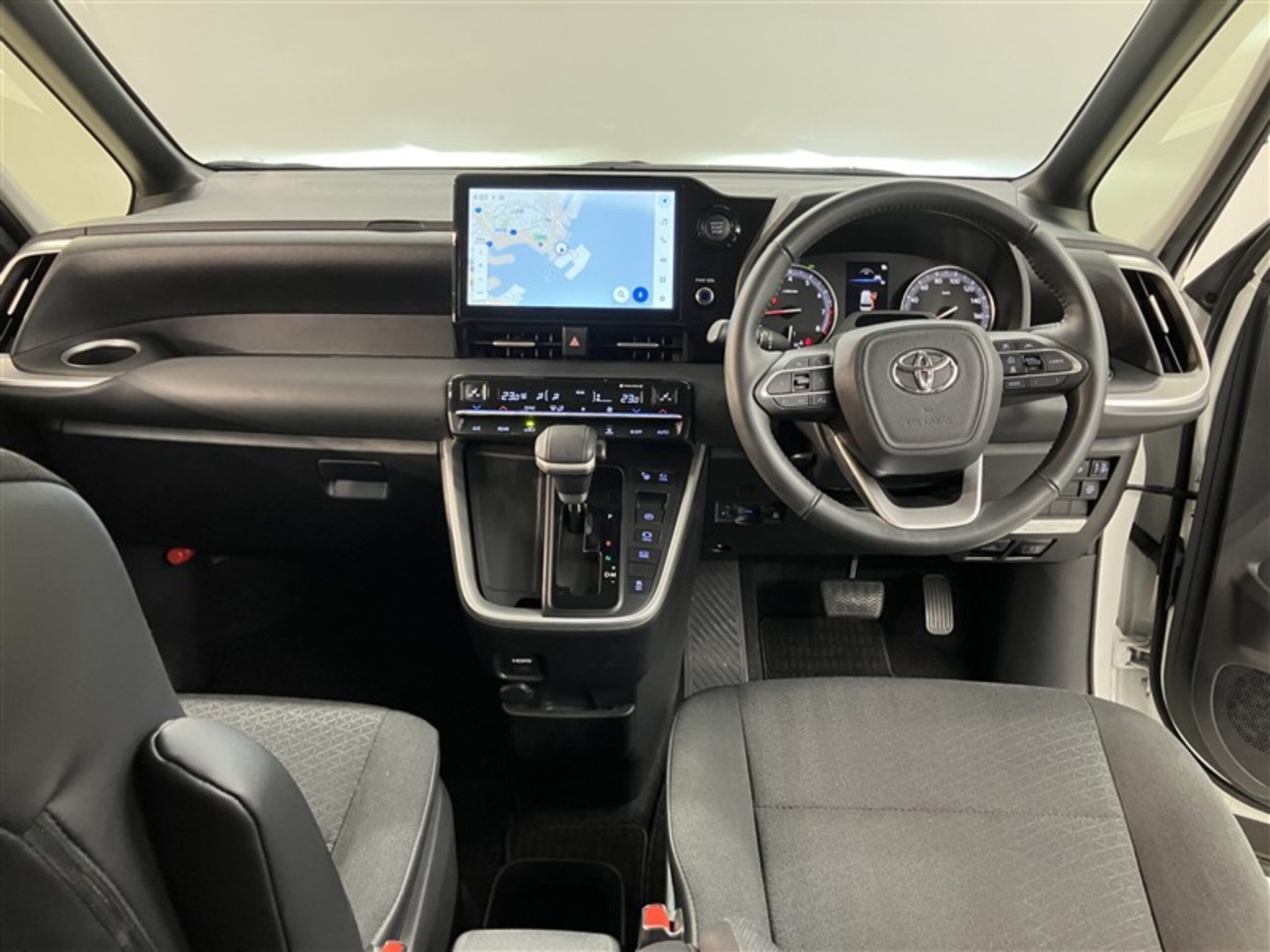 Toyota Noah 2023 — миниатюра 7