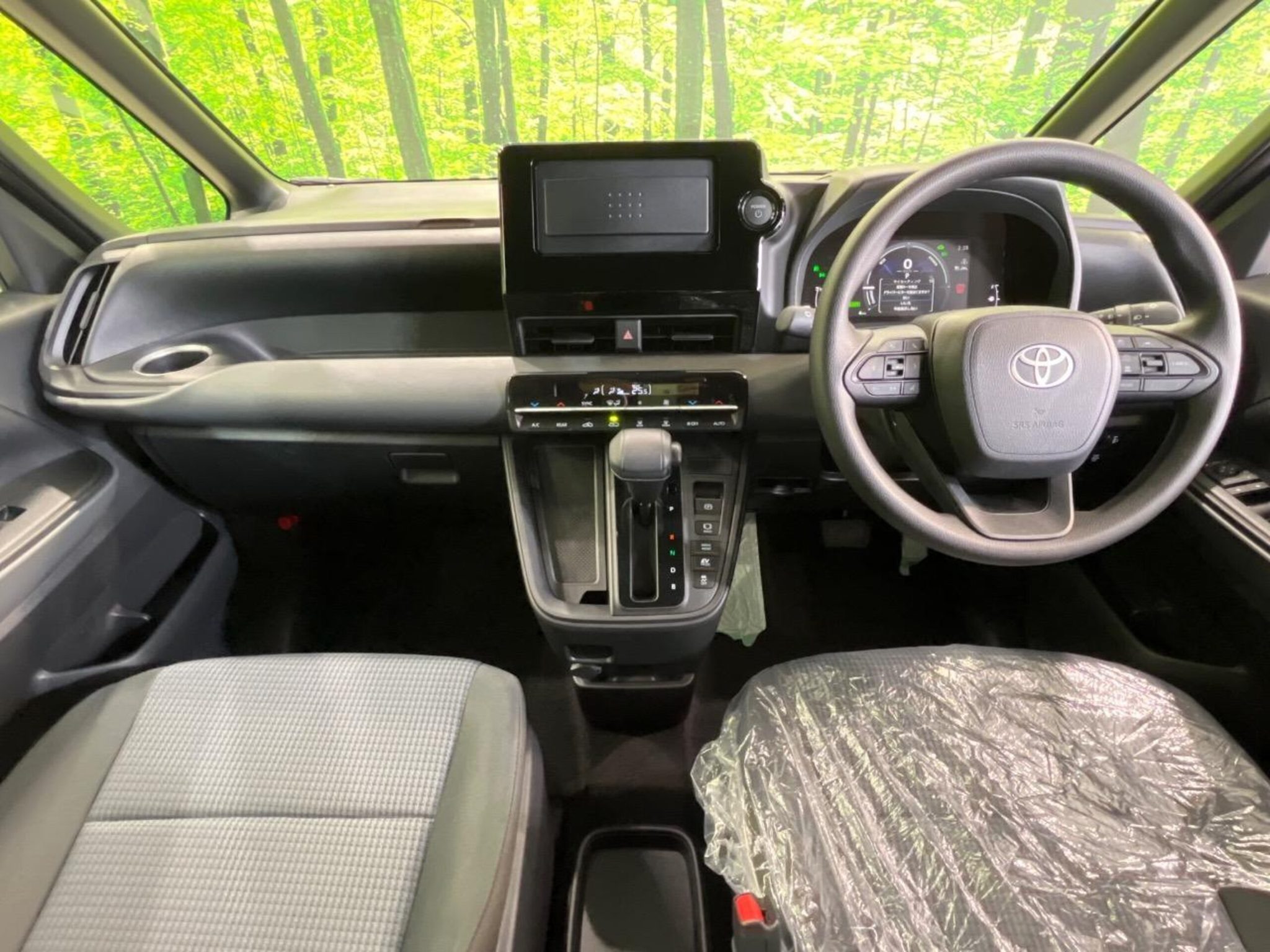 Toyota Noah 2026 — миниатюра 2