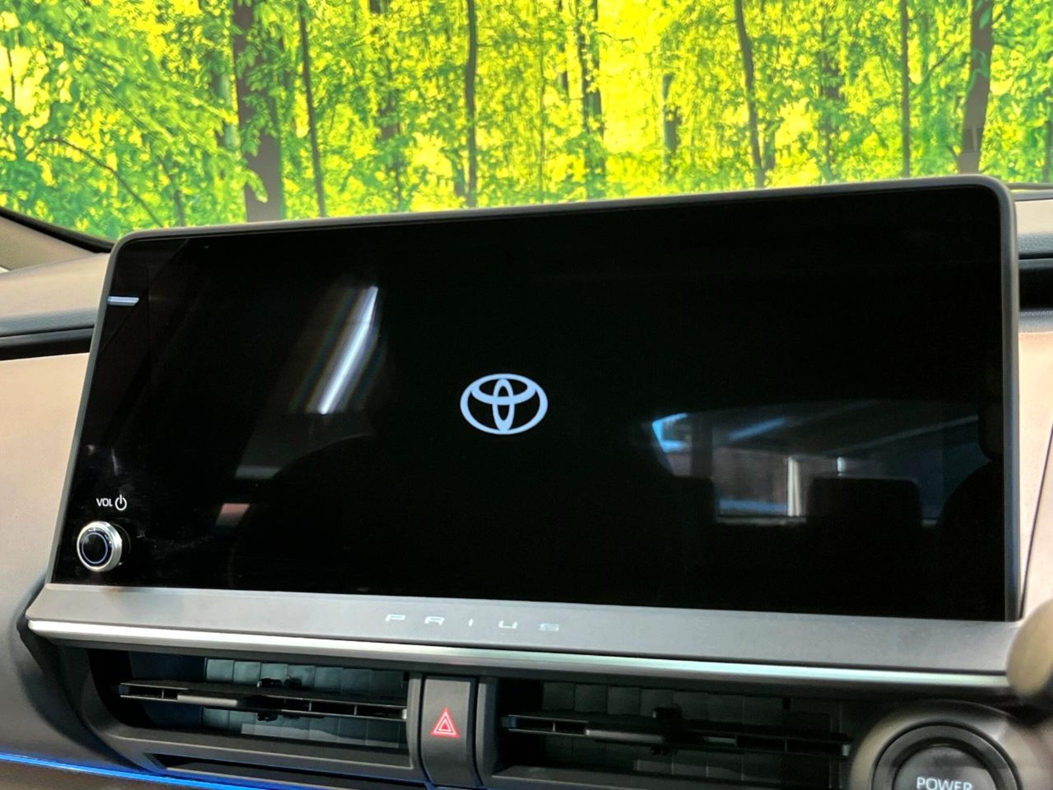 Toyota Prius 2023 — фото 4