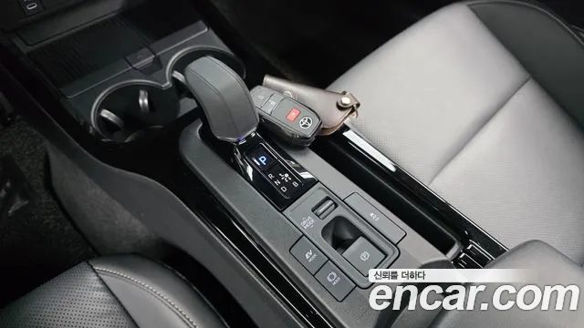 Toyota Prius 2024 — миниатюра 9