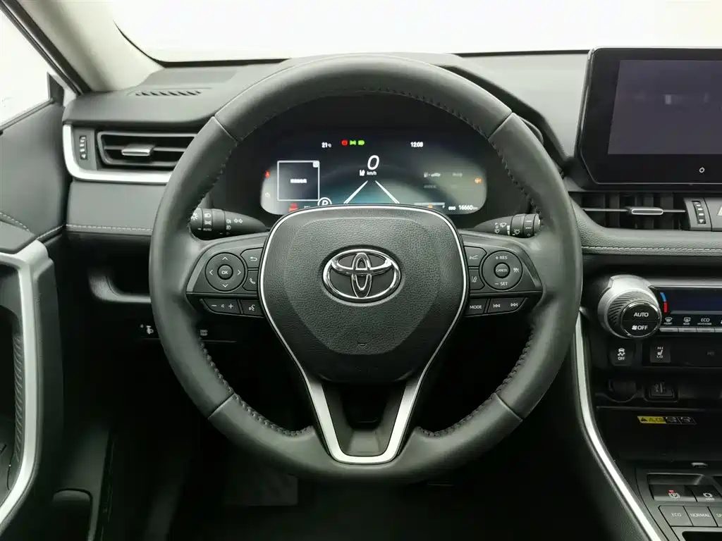 Toyota RAV4 2023 — миниатюра 11