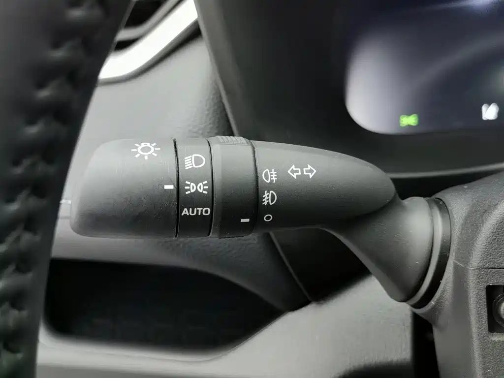 Toyota RAV4 2023 — миниатюра 20