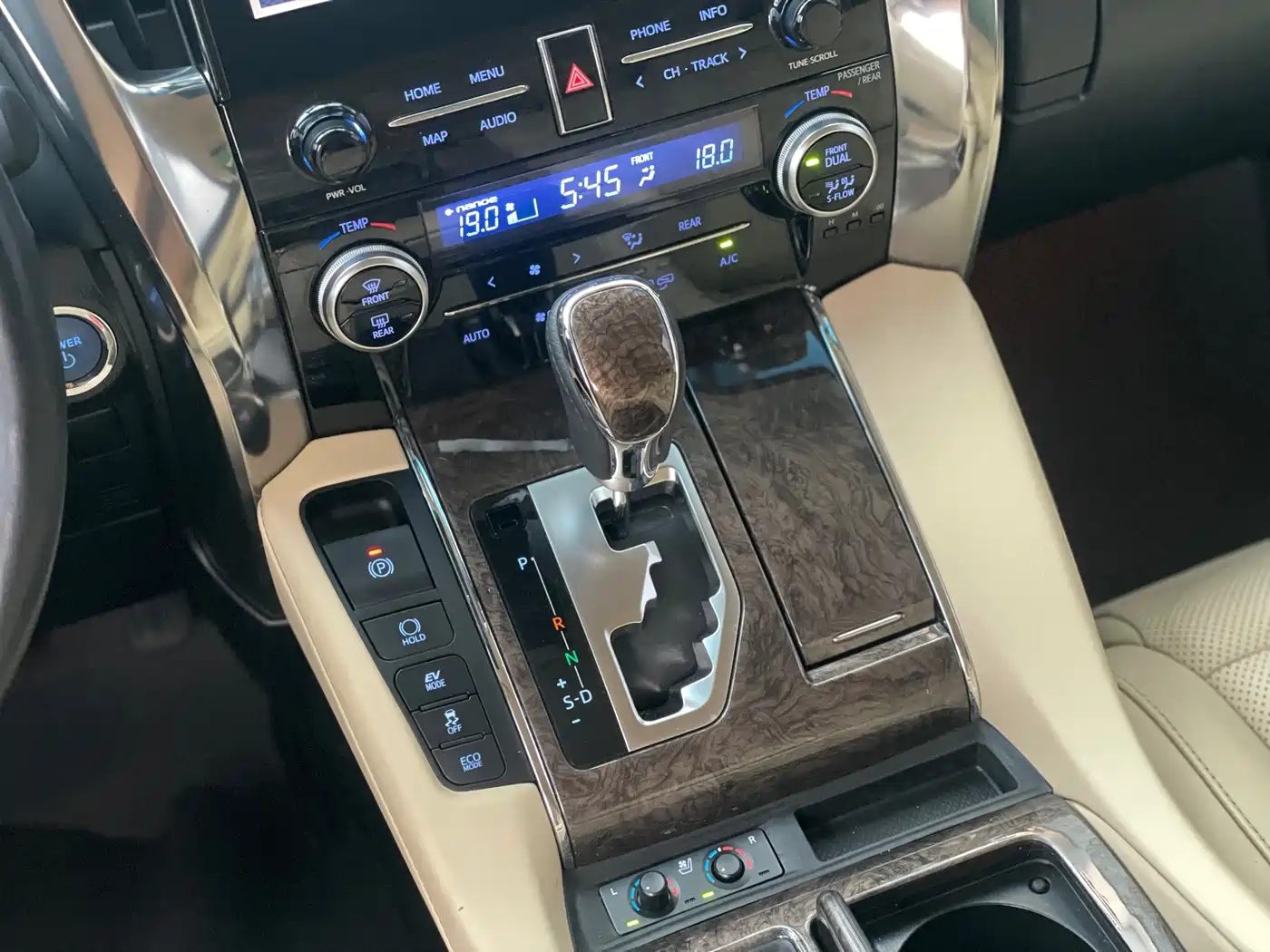 Toyota Vellfire 2021 — миниатюра 11