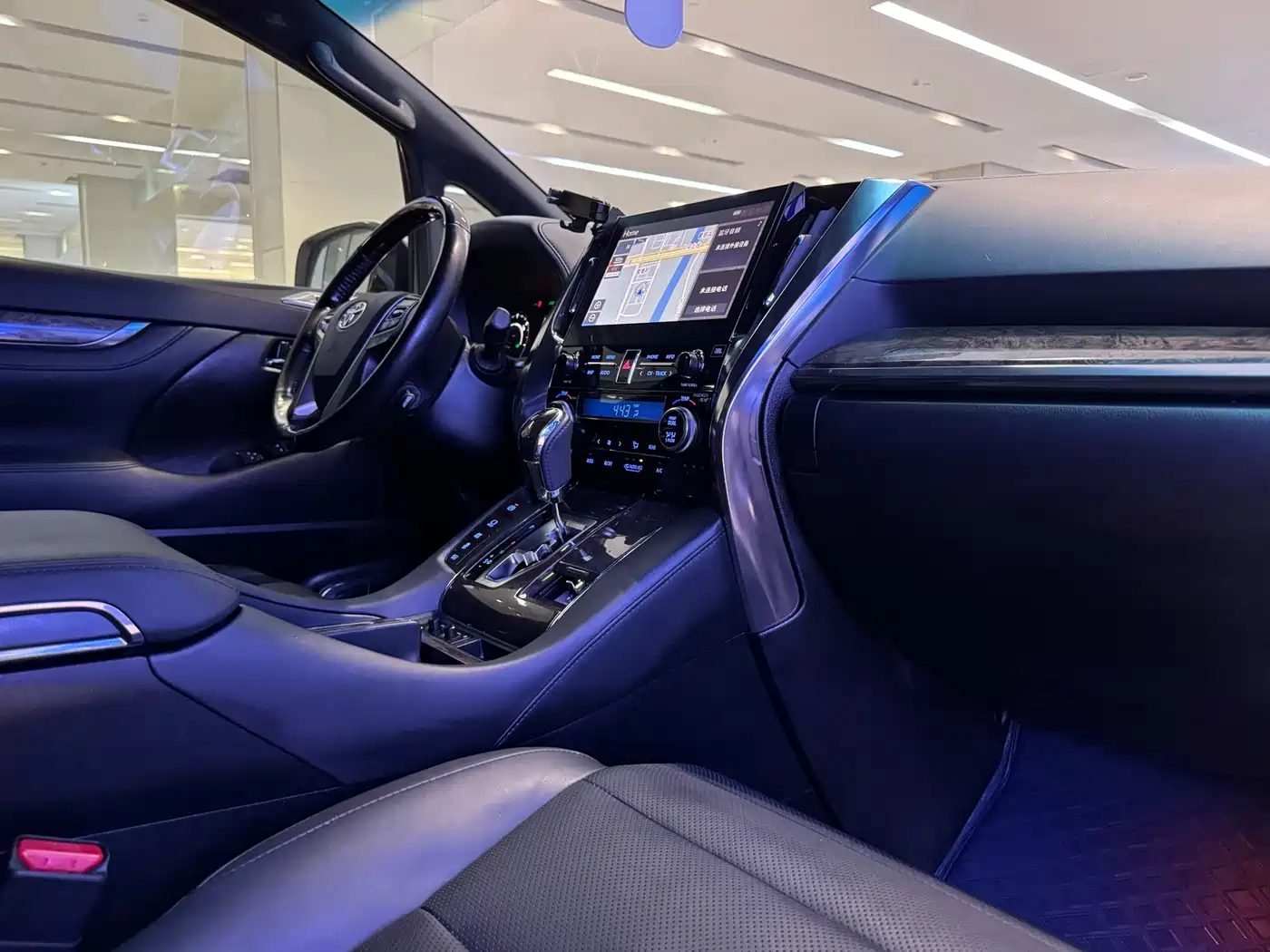 Toyota Vellfire 2021 — миниатюра 10