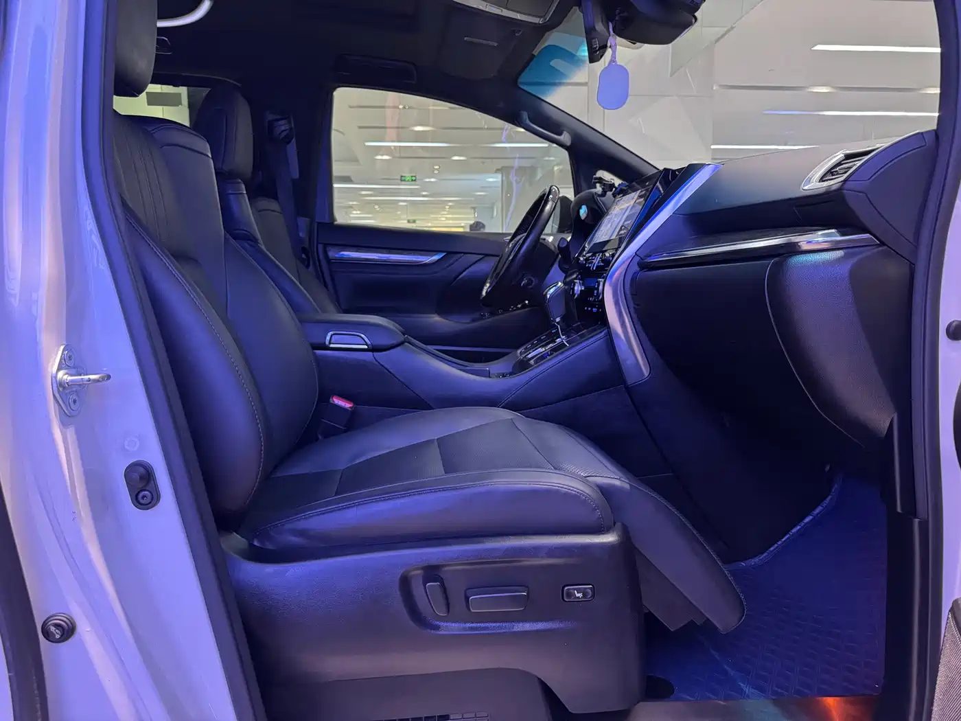 Toyota Vellfire 2021 — миниатюра 9