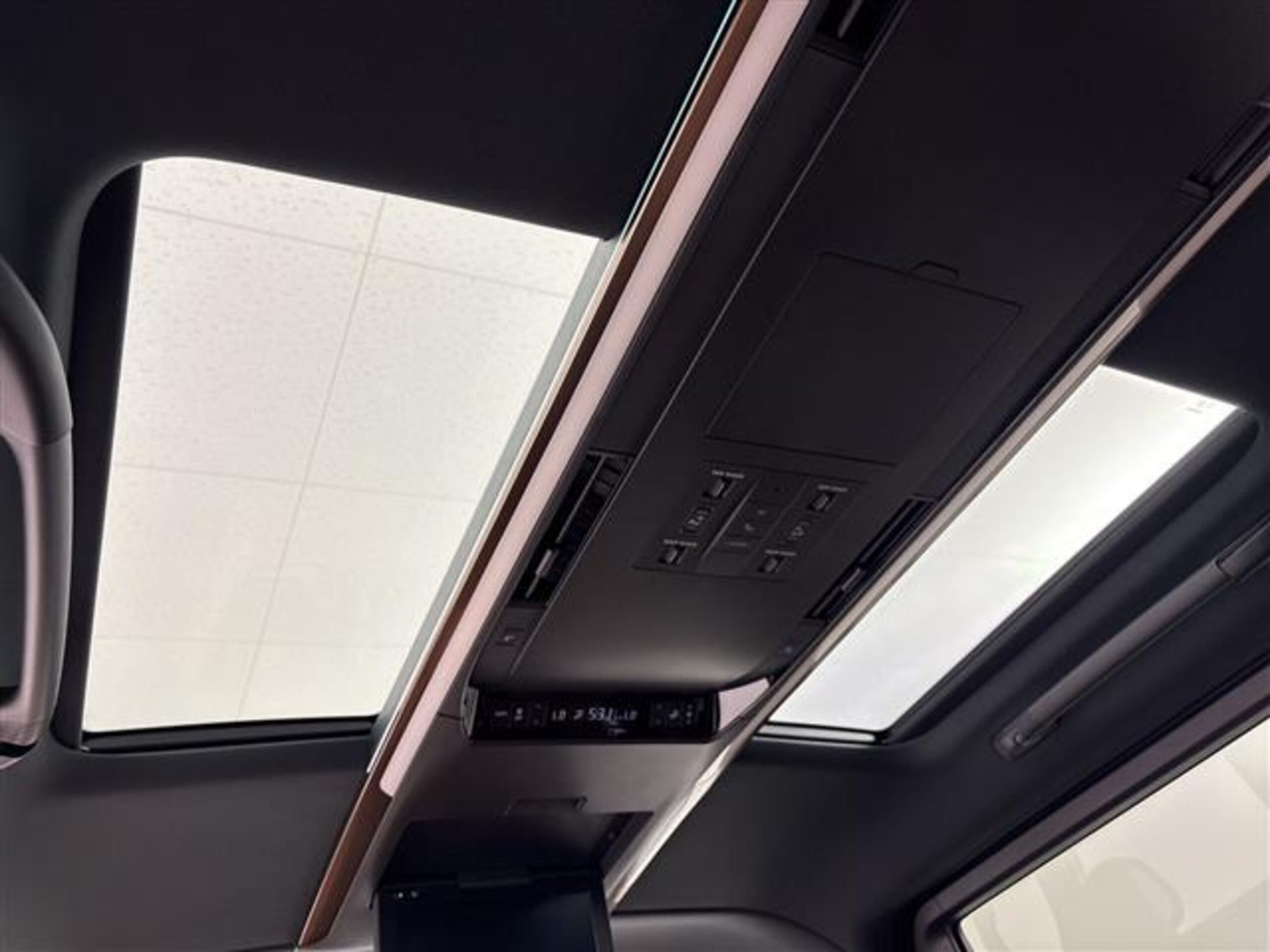 Toyota Vellfire 2023 — миниатюра 10