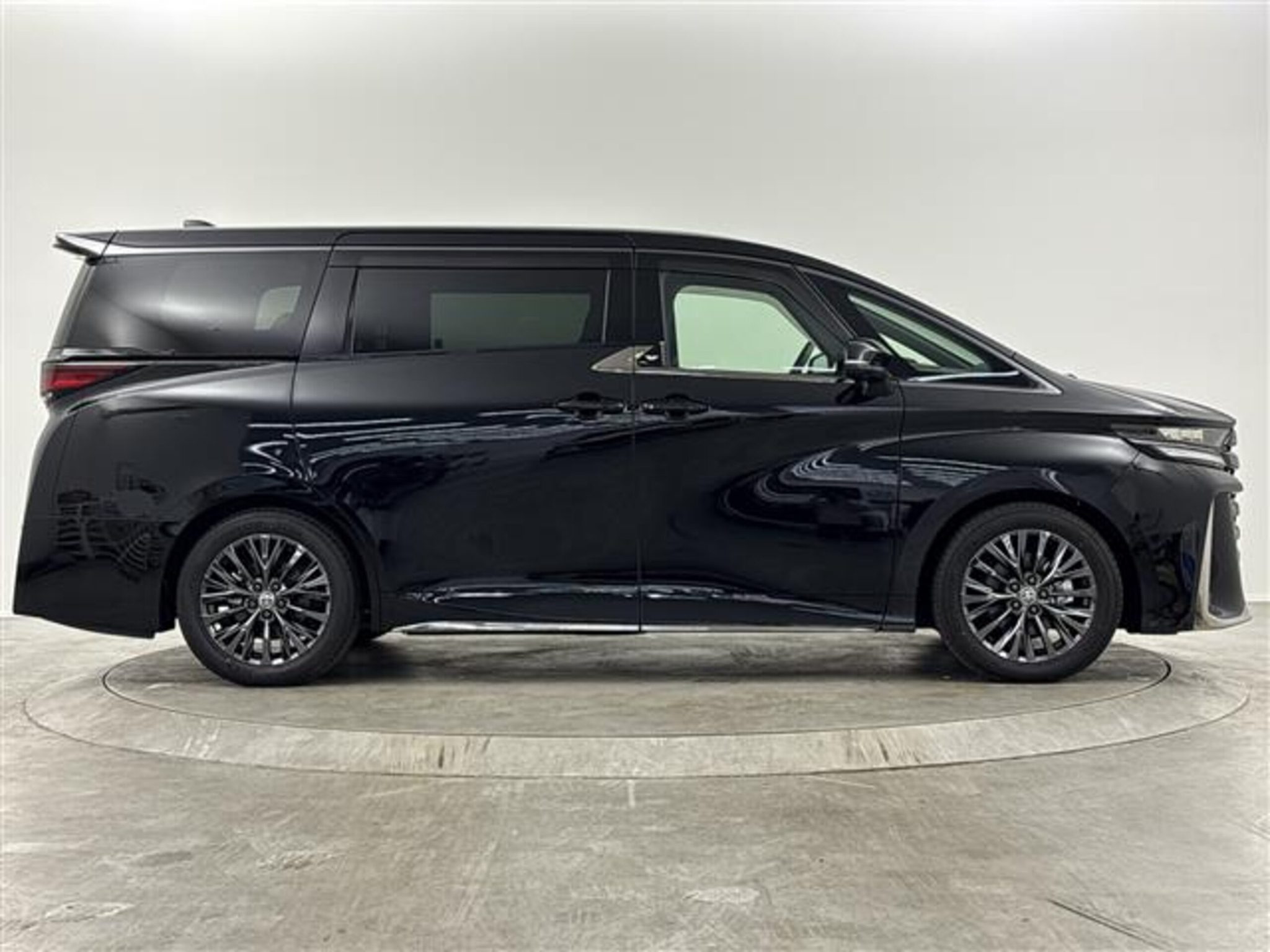Toyota Vellfire 2023 — миниатюра 4