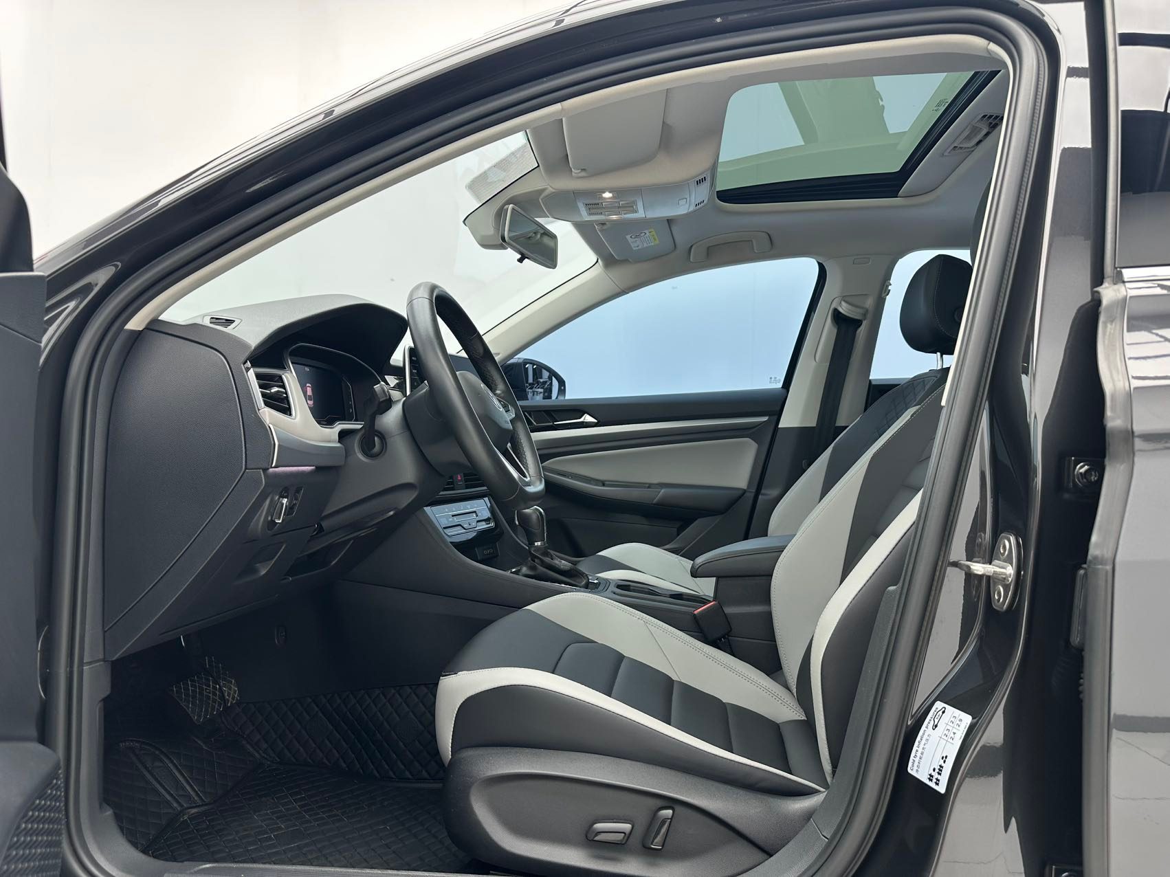 Volkswagen Bora 2023 — миниатюра 5