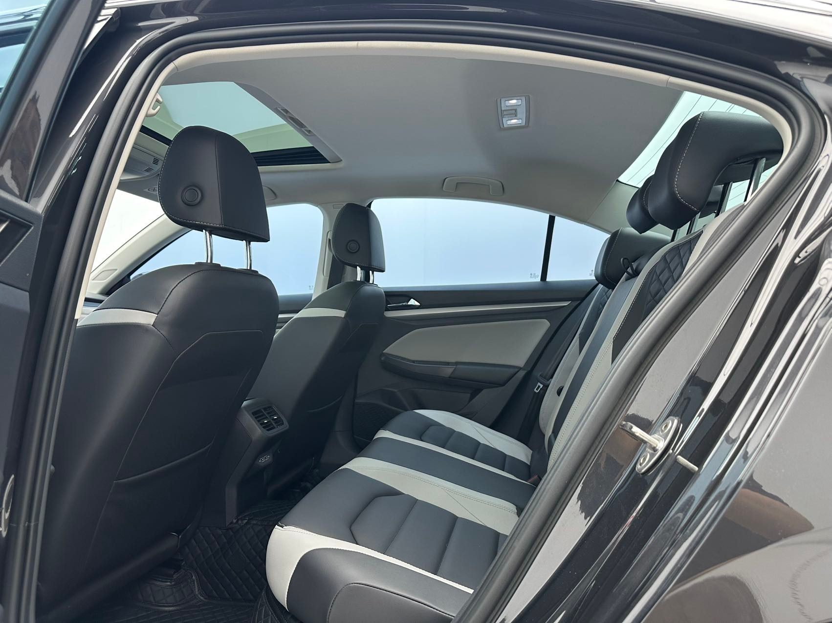 Volkswagen Bora 2023 — миниатюра 6