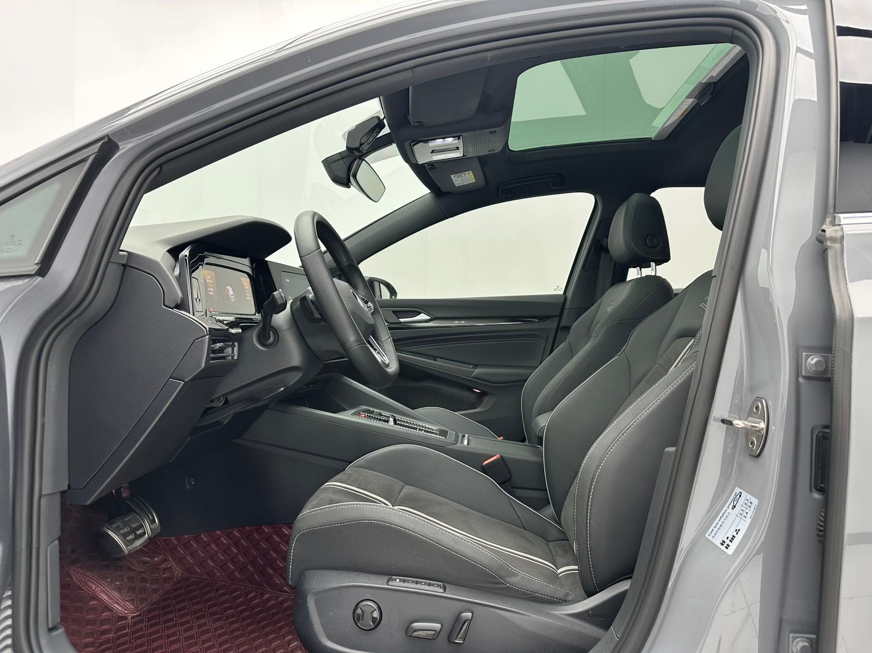 Volkswagen Golf 2023 — миниатюра 10
