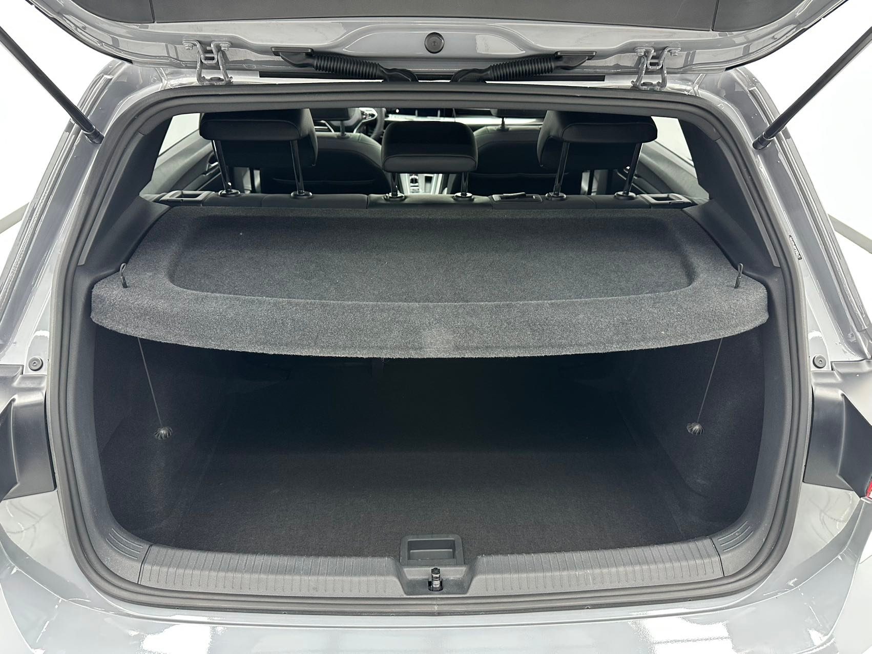 Volkswagen Golf 2023 — миниатюра 18