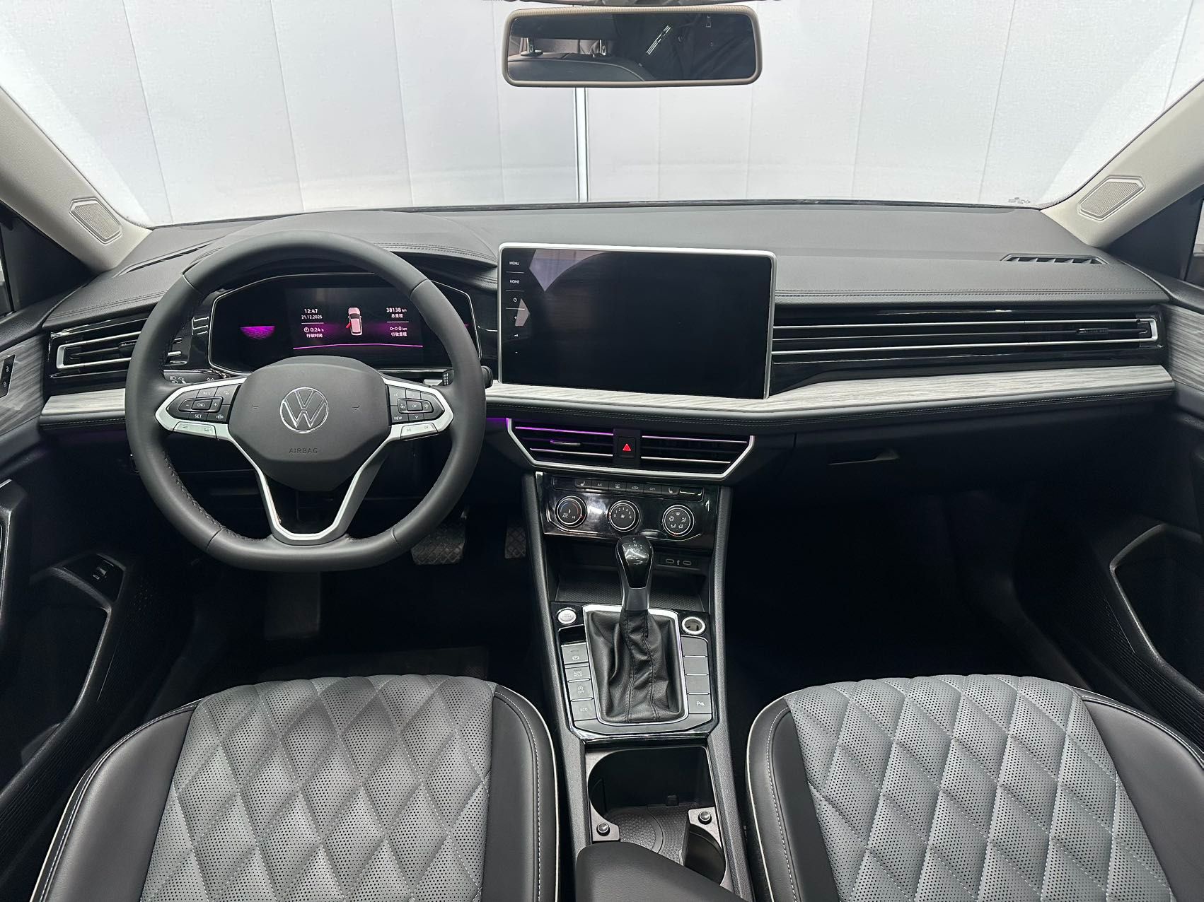 Volkswagen Sagitar 2023 — миниатюра 2