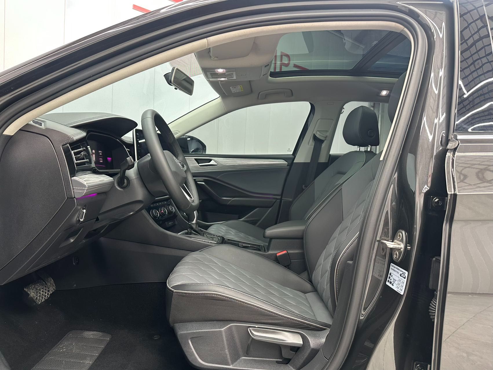 Volkswagen Sagitar 2023 — миниатюра 6