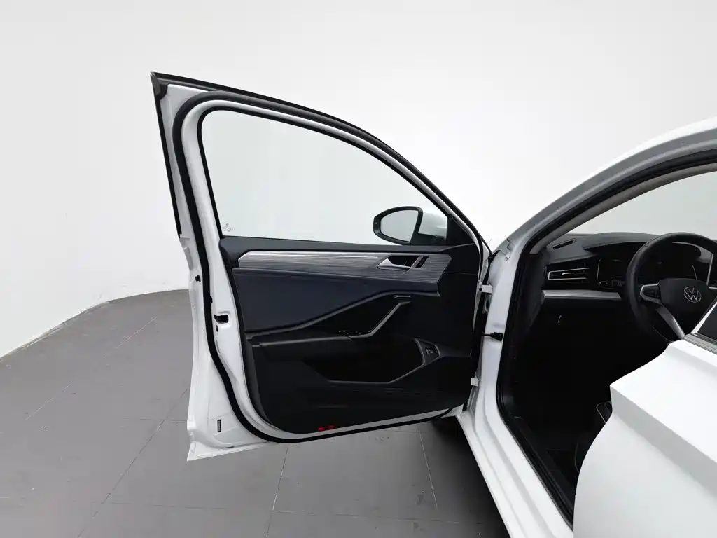 Volkswagen Sagitar 2023 — миниатюра 8