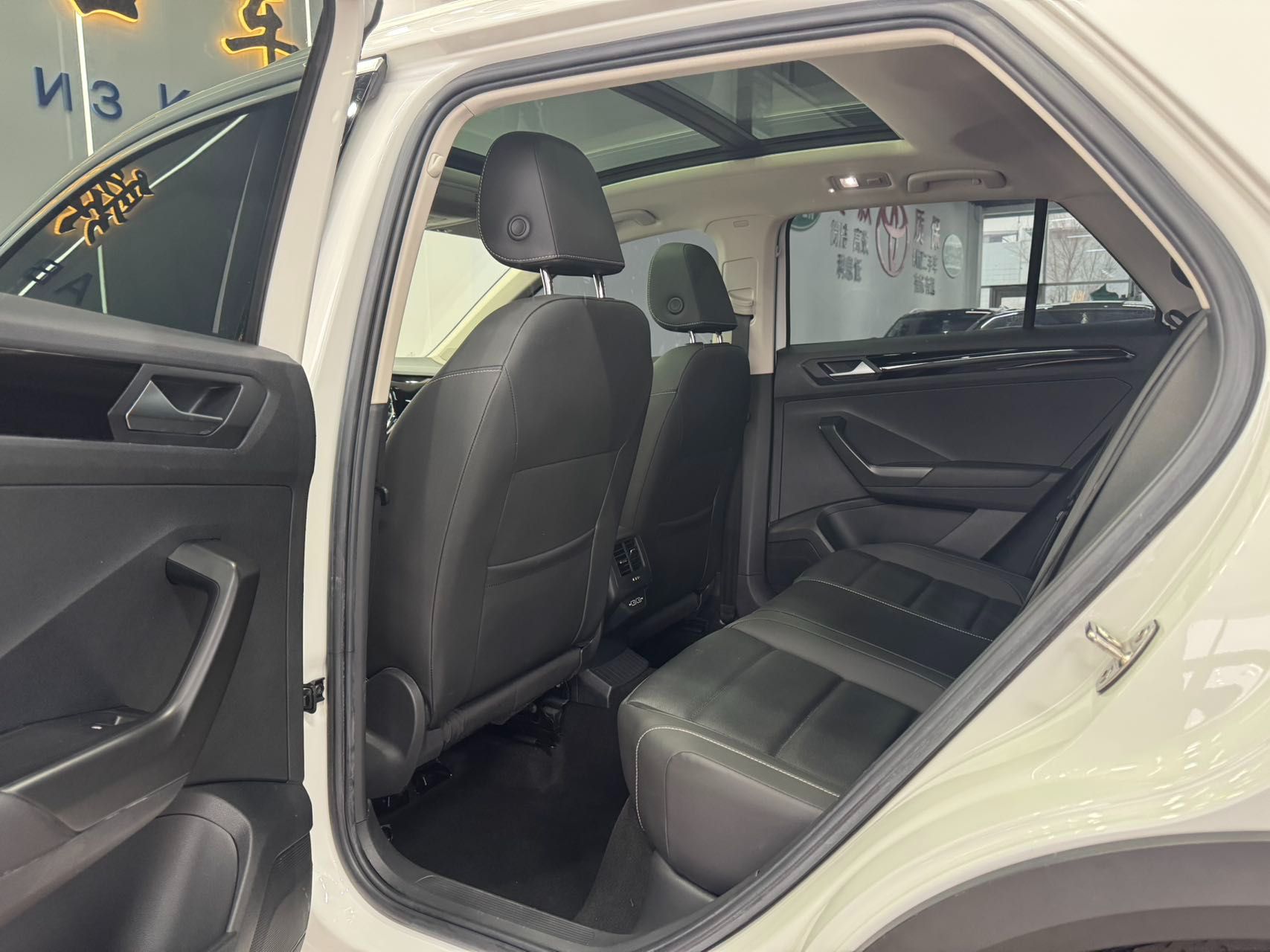 Volkswagen T-ROC 2022 — миниатюра 6