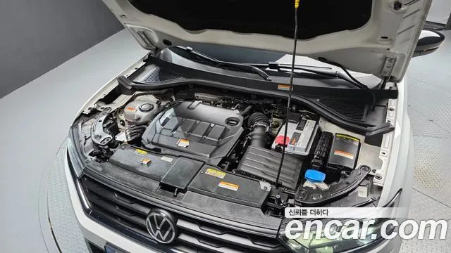 Volkswagen T-Roc 2022 — миниатюра 6