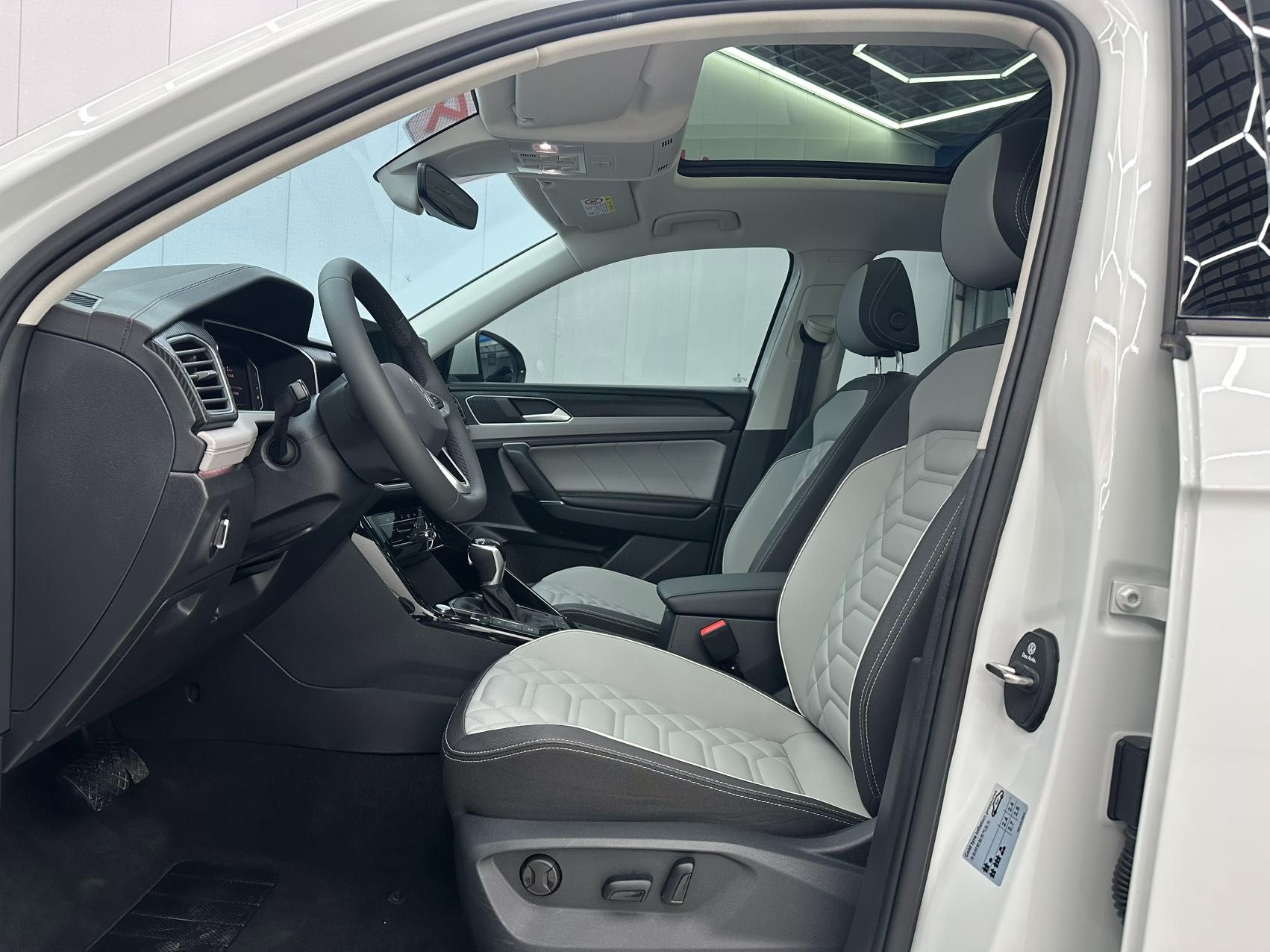 Volkswagen Tayron 2023 — миниатюра 4