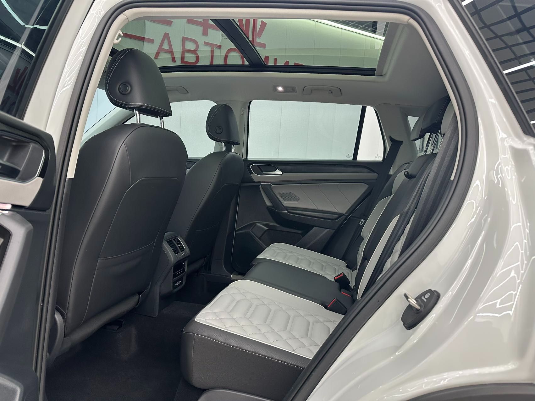 Volkswagen Tayron 2023 — миниатюра 8