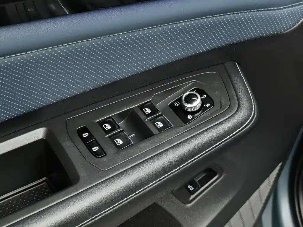 Volkswagen Teramont 2023 — миниатюра 9