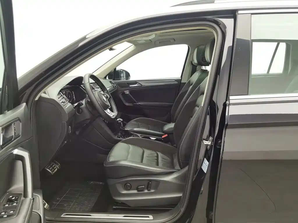 Volkswagen Tiguan L 2021 — миниатюра 10