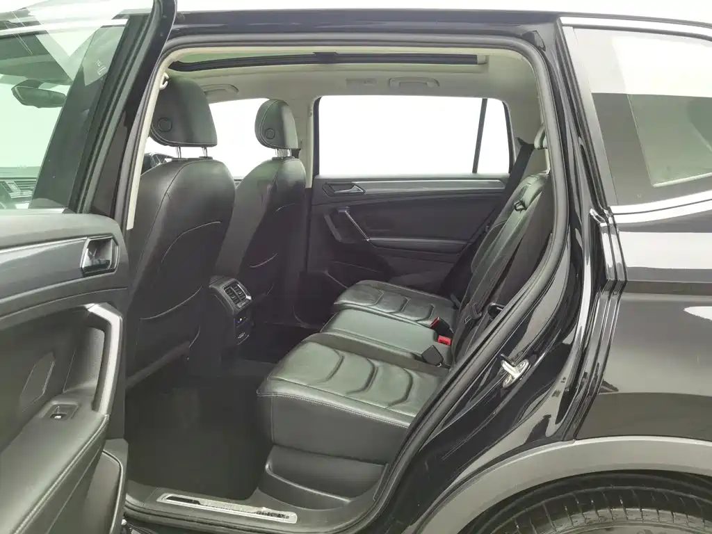 Volkswagen Tiguan L 2021 — миниатюра 15