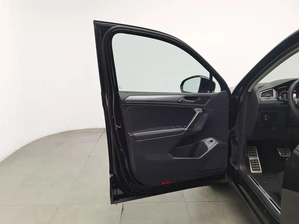 Volkswagen Tiguan L 2021 — миниатюра 8